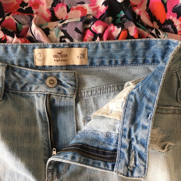 🍃🌸Gorgeous High-Rise Distressed Mini Skirt👖🌸🍃 - Picture 4 of 5